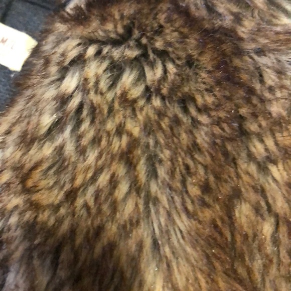 Hollister fox fur coat - Picture 3 of 3